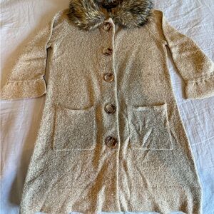 Chic Beige cardigan sweater with Faux Fur Collar